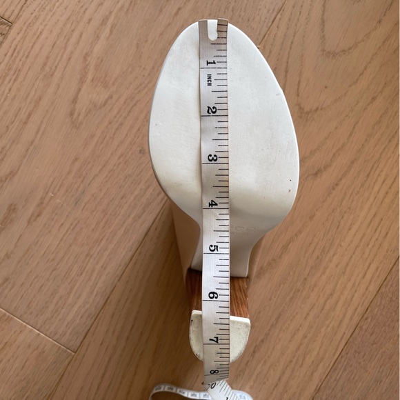 Vince Allison Leather Mule - Picture 10 of 10